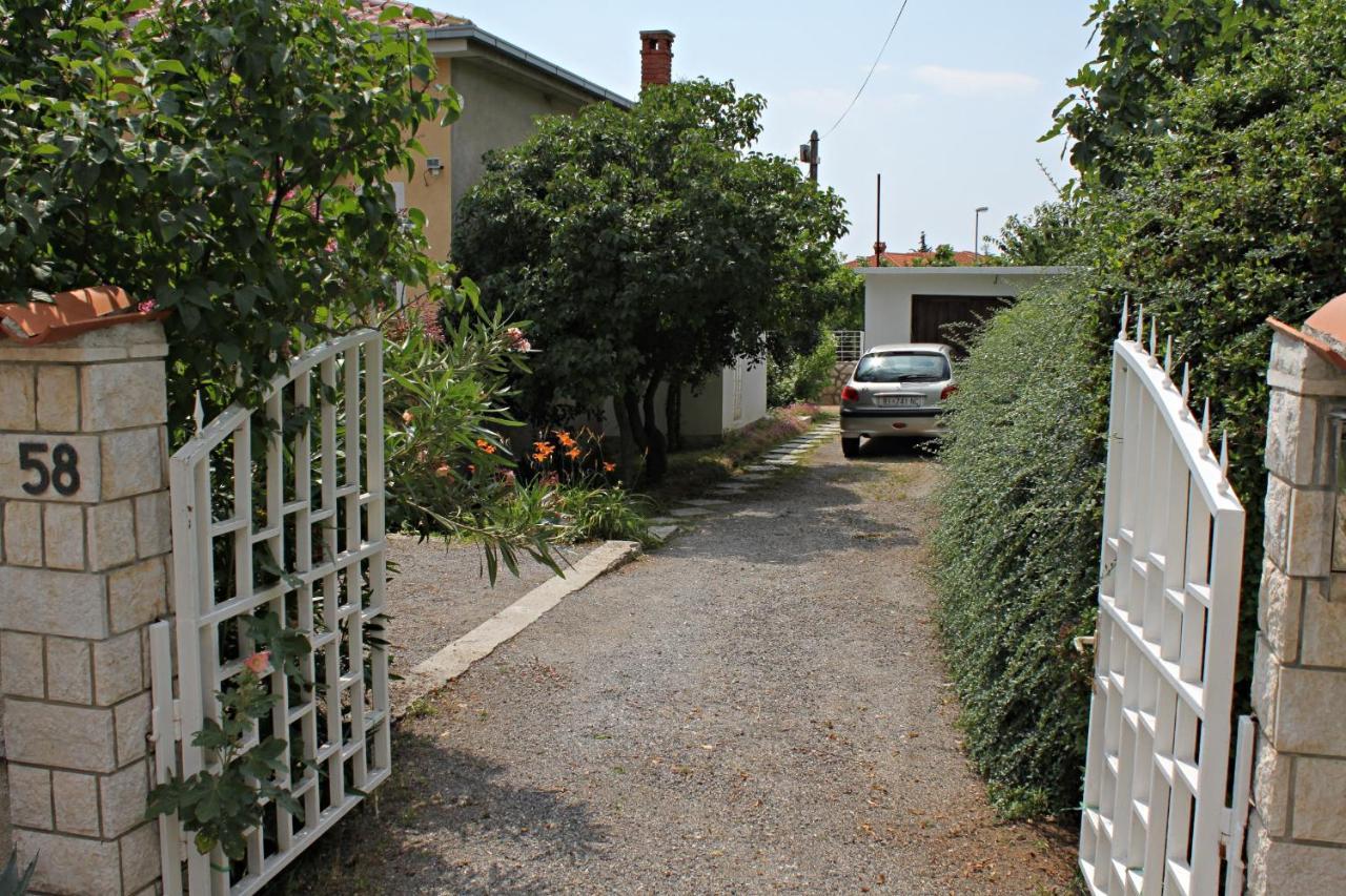 Apartments By The Sea Novi Vinodolski - 5558 מראה חיצוני תמונה