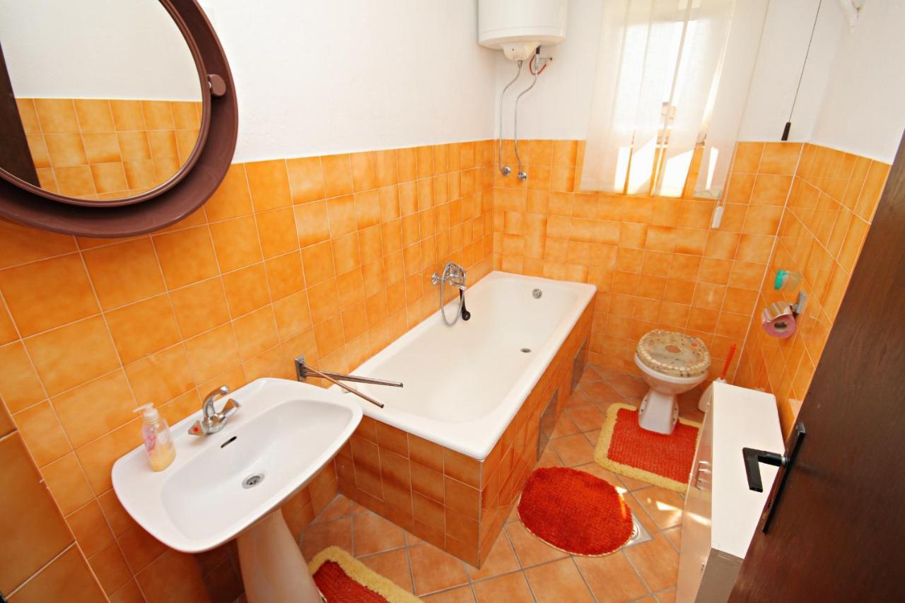 Apartments By The Sea Novi Vinodolski - 5558 מראה חיצוני תמונה
